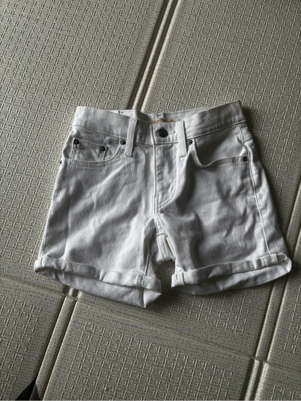 Levi’s mid length shorts- white